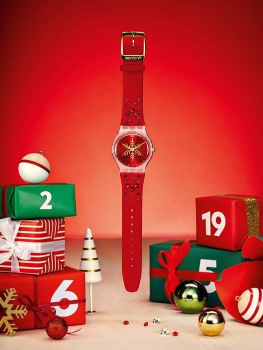 Saat tutkusu olan sevdikleriniz için Swatch'un ışıl ışıl modellerine bir göz atın. Marka yılbaşı için Shinebright adında bir saat tasarladı. Ürün 5005 adet üretildi.
