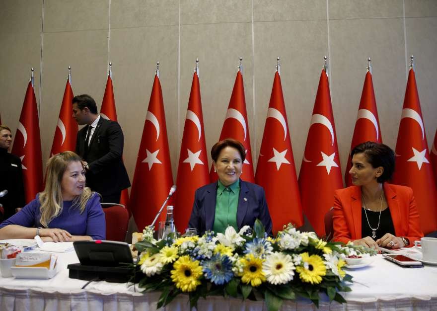 İYİ Parti lideri Meral Akşener toplantıda gazetecilerin gündeme ilişkin tüm sorularını yanıtladı. Foto: AA