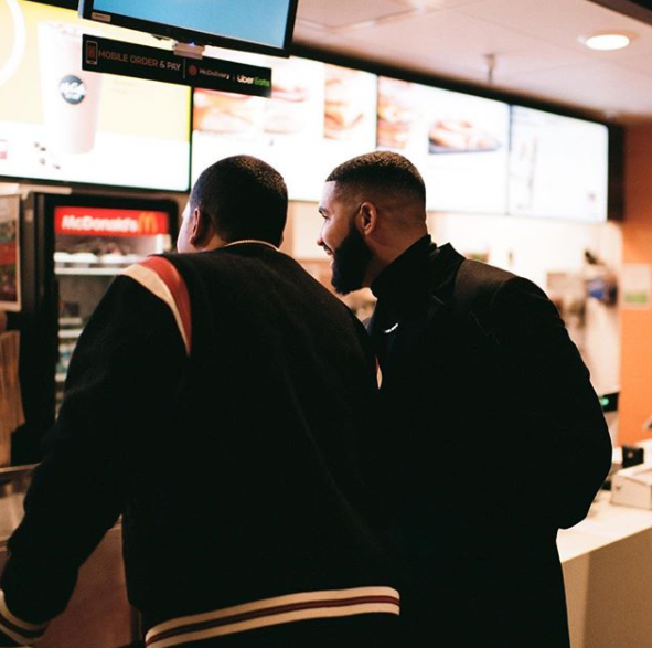 Drake sosyal medyada bu kareyi paylaştı.