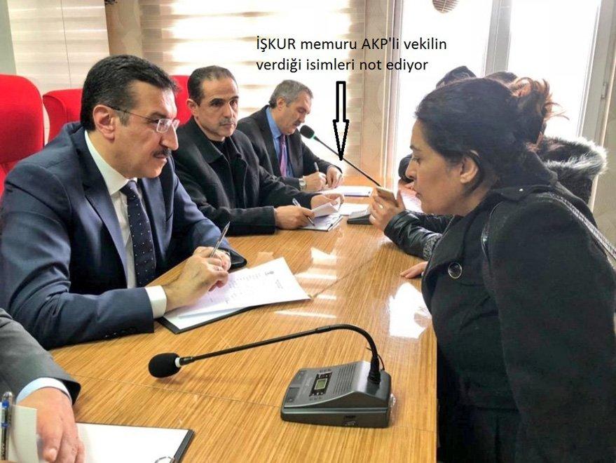 Devletin memuru AKP toplantısına katıldı