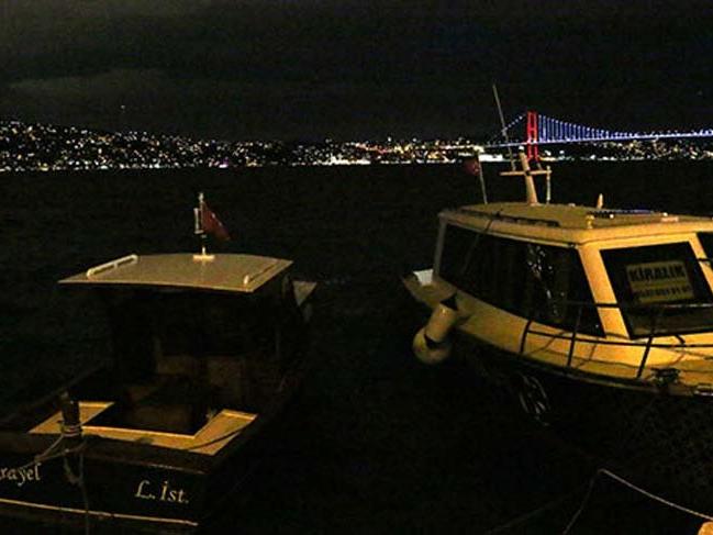 Çift yönlü olarak gemi trafiğine kapatılan İstanbul Boğazı tekrar açıldı