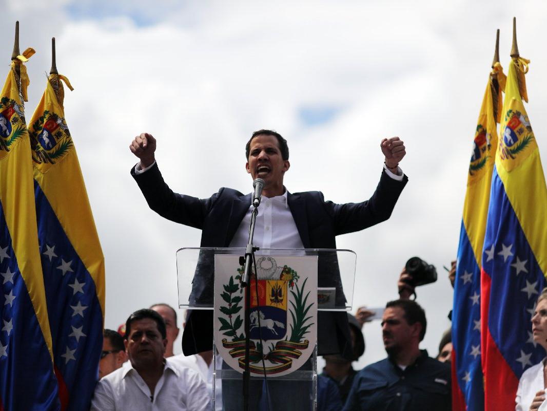 Venezuela'da Guaido'nun 'geçici devlet başkanlığına' uluslararası destek
