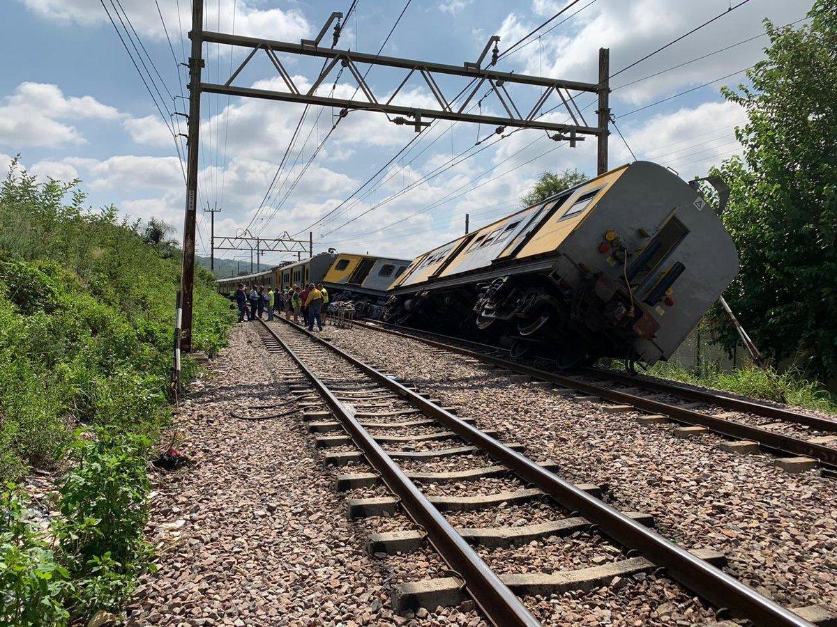 Güney Afrika'da iki tren çarpıştı: Ölü ve yaralılar var
