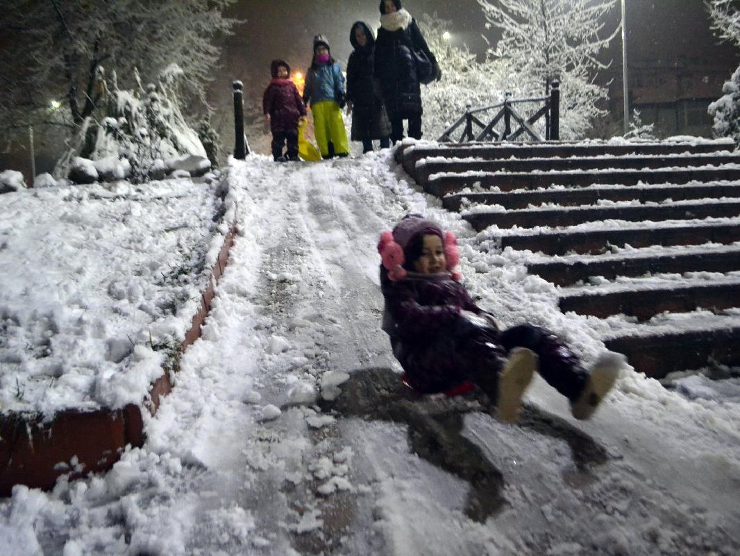 Bilecik ve Balıkesir'de ve okullar tatil mi? İşte 16 Ocak kar tatili açıklaması...