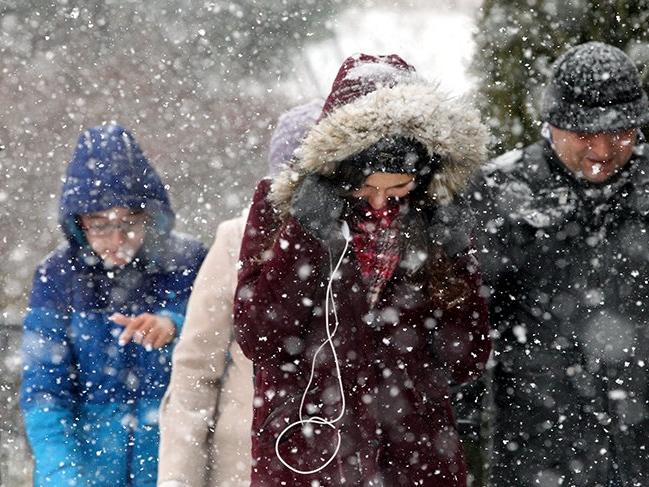 Meteoroloji'den İstanbul'a uyarısı! Ankara'da beklenen kar yağışı başladı
