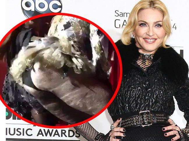 Madonna'nın poposuna implant yaptırdığı iddia ediliyor