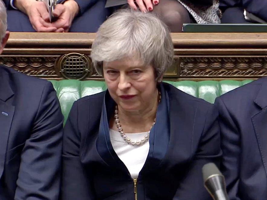 İngilizler başbakanı topa tuttu: Tarihi aşağılanma... Oylama sonrasında 4 senaryo var