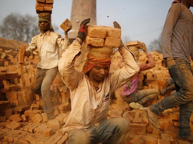 Binlerce çocuk işçinin çalıştığı Nepal'in tuğla fırınları