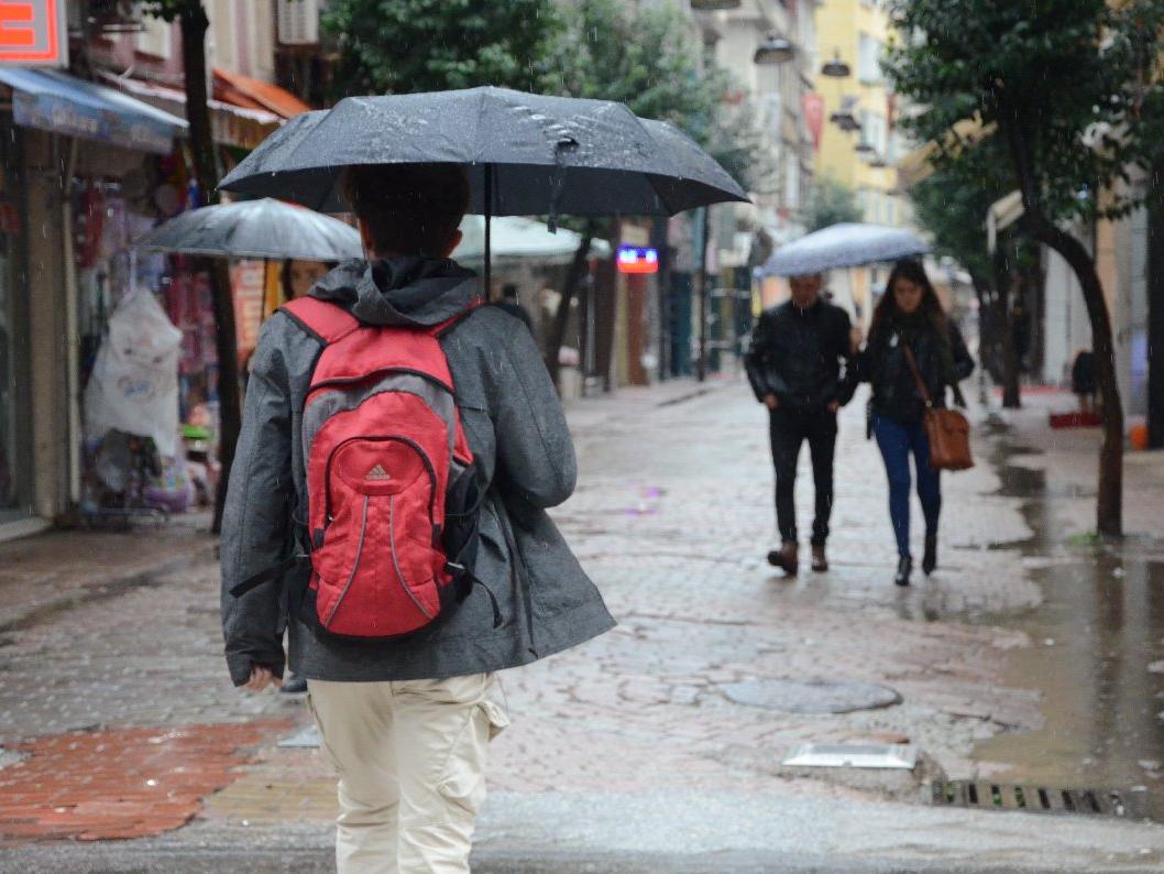 Meteoroloji'den hava durumu uyarısı: İstanbullular kuvvetli yağmura dikkat!