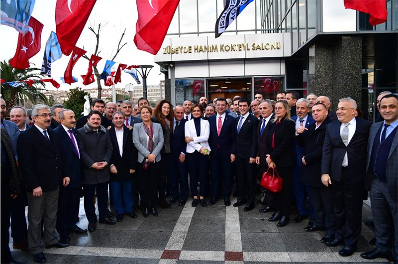 Ekrem İmamoğlu CHP ve İYİ Partililerle İstanbulda bir araya geldi Foto: Sözcü