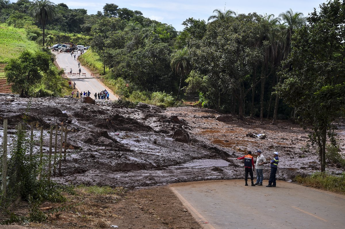 Yetkililer, barajın yıkılmasından sonra umutların tükendiğini duyurdu.