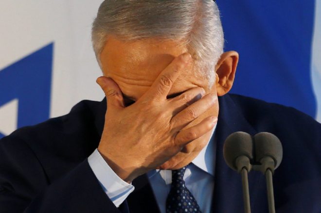 Netanyahu'nun açıklamalar sırasında zaman zaman sıkıntılı olması dikkat çekti. 