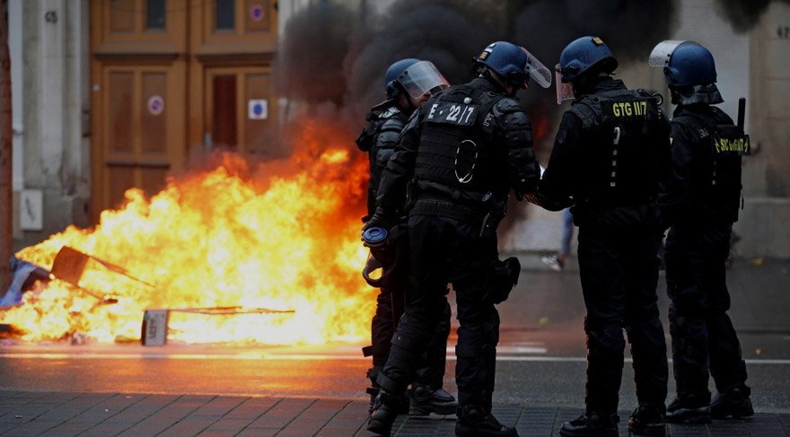 Polisin eylemcilere sert müdahalesi gündeme gelmişti. Reuters 