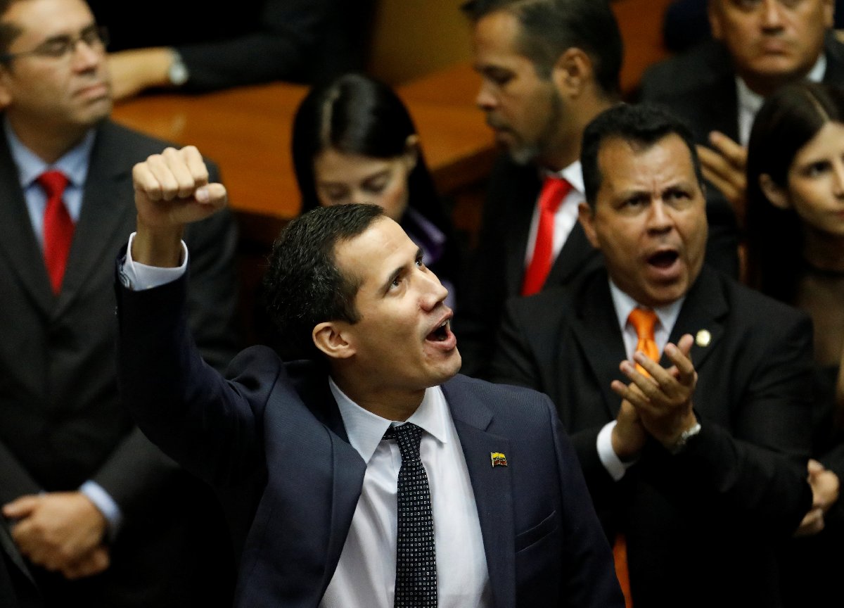 Maduro yönetimini kabul etmediklerini açıklayan Guaido'ya Venezuela yönetimi sert yanıt verdi.