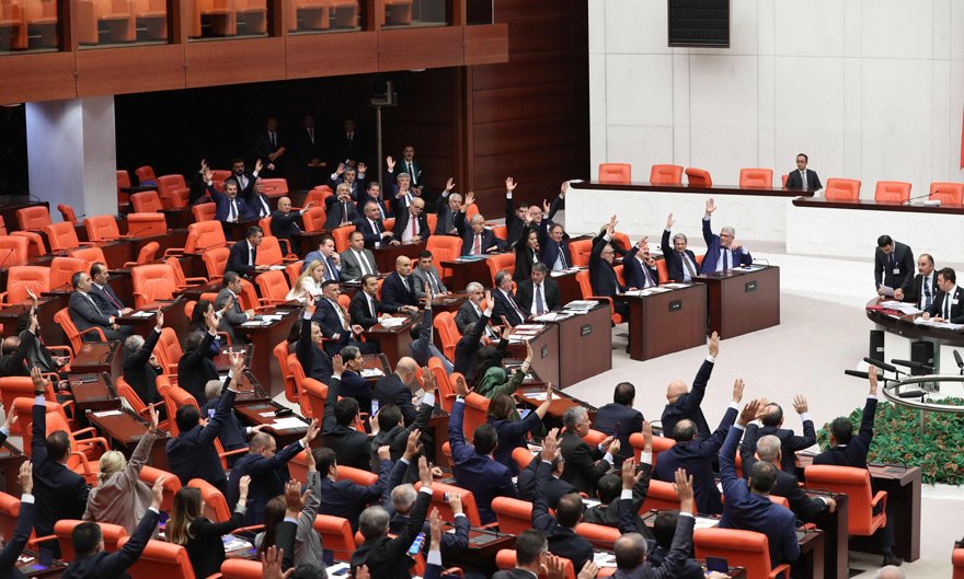 İHLASZEDELER MECLİS’E GİDECEK İhlas mağdurlarını temsilen bugün bir grup İhlaszede Meclis’e giderek açıklama yapacak. Milletvekillerinden destek isteyecek.