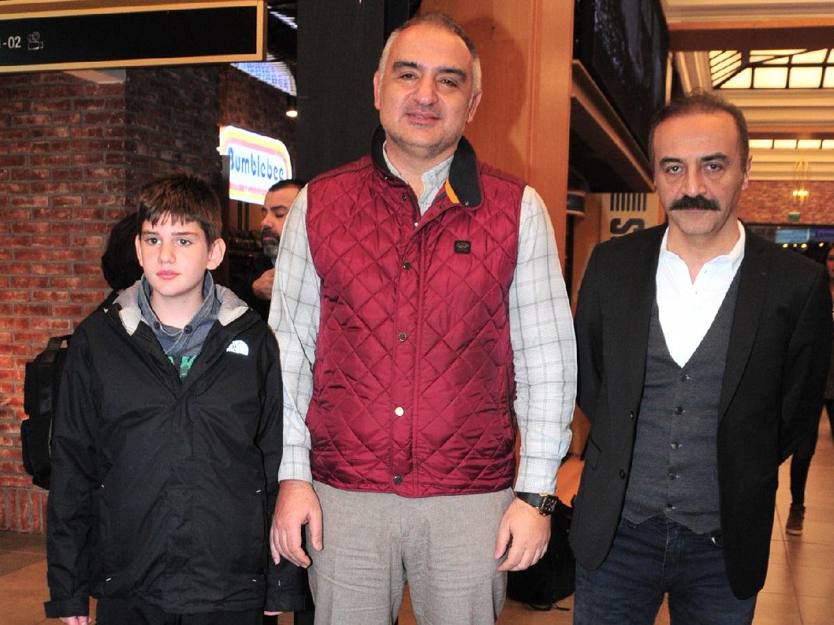 Kültür ve Turizm Bakanı, ailesiyle birlikte Organize İşler 2 filmini izledi