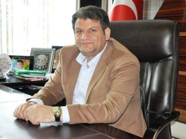 AKP'den istifa ederek Saadet Partisi'ne geçti
