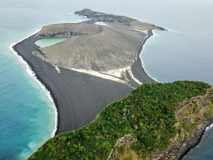 Dünyanın en yeni adasında şaşırtan keşif