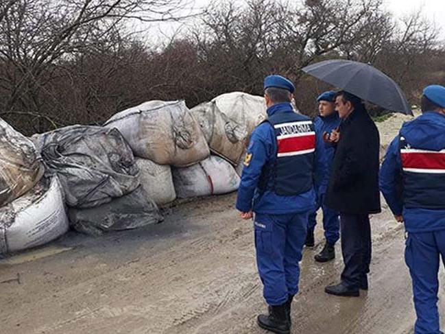 29 çuval 'kimyasal atık' çevreye atıldı iddiası