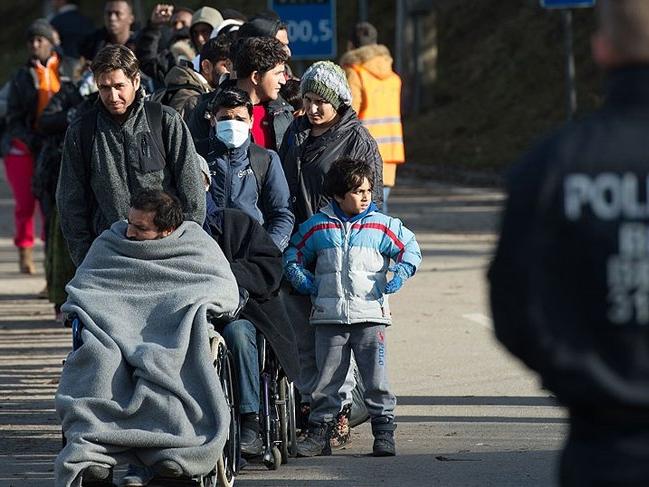 Avusturya'dan skandal uygulama! Mültecilere sokağa çıkma yasağı