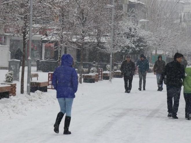 Kar rotasını değiştiriyor, uyarılar sürüyor! | Meteoroloji'nin hava durumu tahminleri