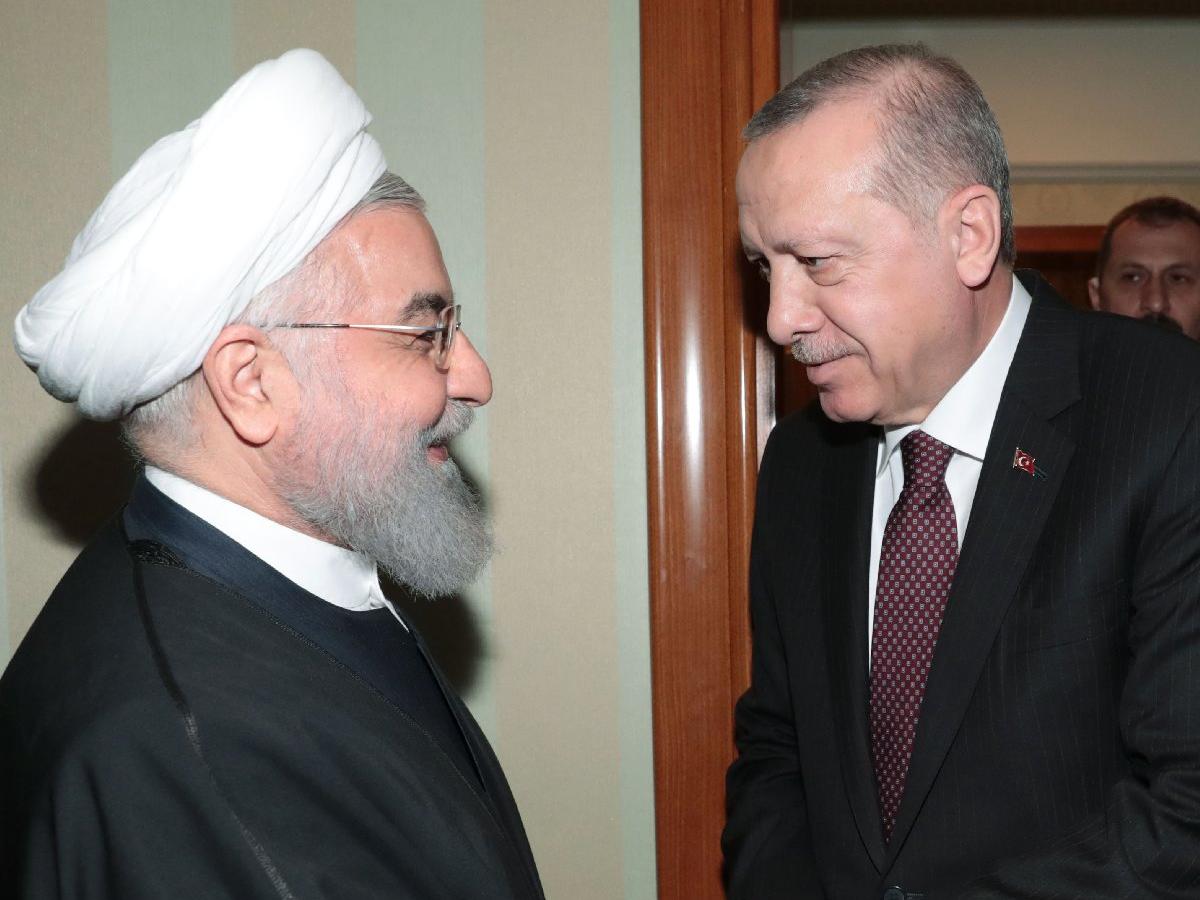 Cumhurbaşkanı Erdoğan Soçi'de... Üçlü zirve öncesi Ruhani'yle ikili görüşme