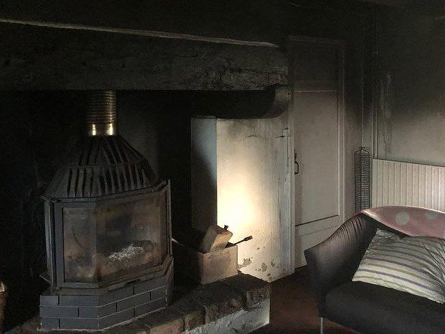 Fransa Meclis Başkanı Richard Ferrand'ın evini yaktılar