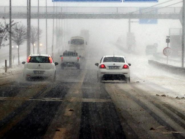 Kar ve tipi nedeniyle 31 kara yolu ulaşıma kapandı