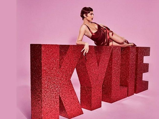 Estetikte son trend: Kylie Jenner vücudu
