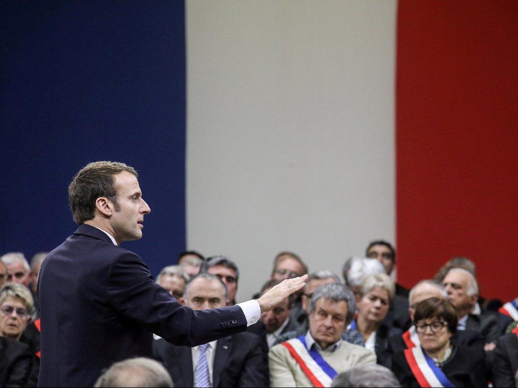 Fransız basını: Macron referanduma gidecek