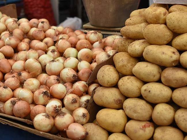 İzmir'de 35 bin aileye patates soğan