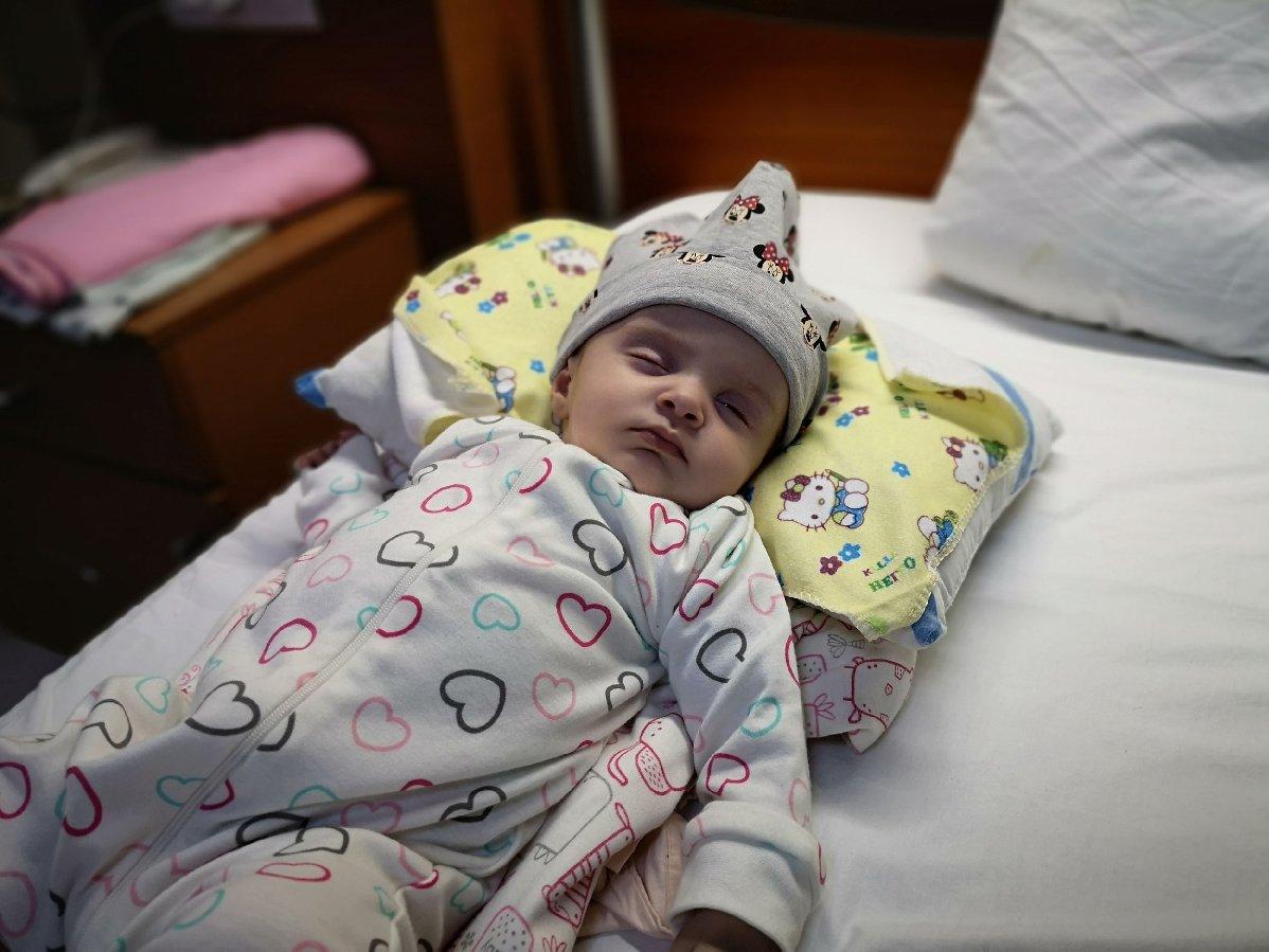 4 aylık bebekten 'böbrek' büyüklüğünde tümör çıktı