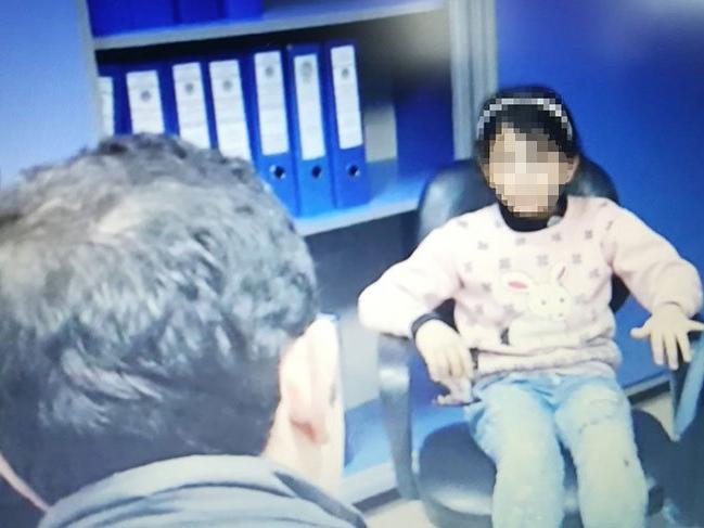 Üvey kızına işkence eden Suriyeli baba tutuklandı
