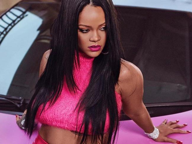 Rihanna kozmetik markasının yeni rujunu tanıttı