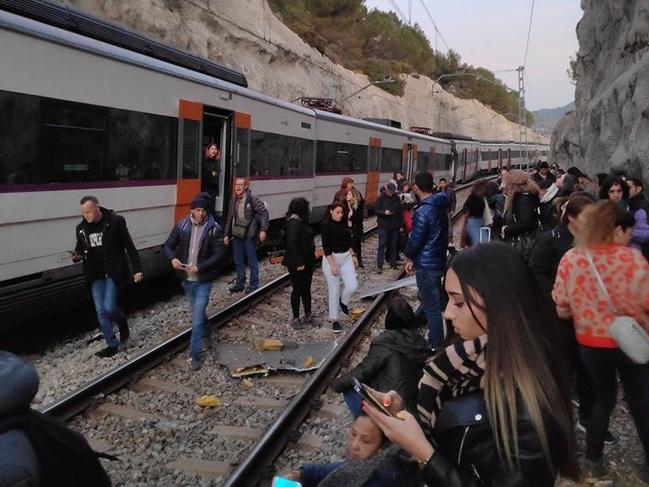 Barselona'da tren kazası: 1 ölü, 92 yaralı