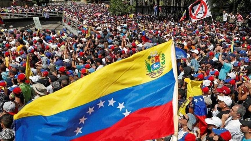Son dakika: Venezuela sınırlarını kapatıyor