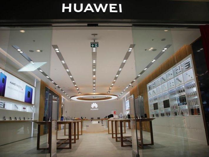 Huawei, Türkiye'deki ilk deneyim mağazasını İzmir'de açtı