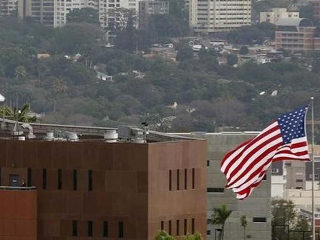 Venezuela Amerikalı diplomatlara 72 saat verdi
