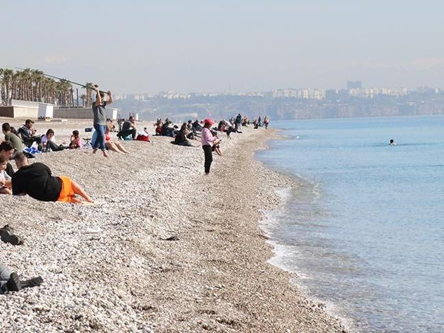 Antalya'da Mart ayında deniz keyfi