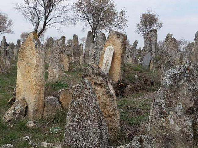 Denizli'de bulunan tarihi mezarlık