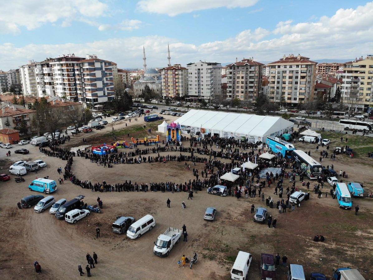 AKP'nin kaçak seçim çadırı kaldırılacak