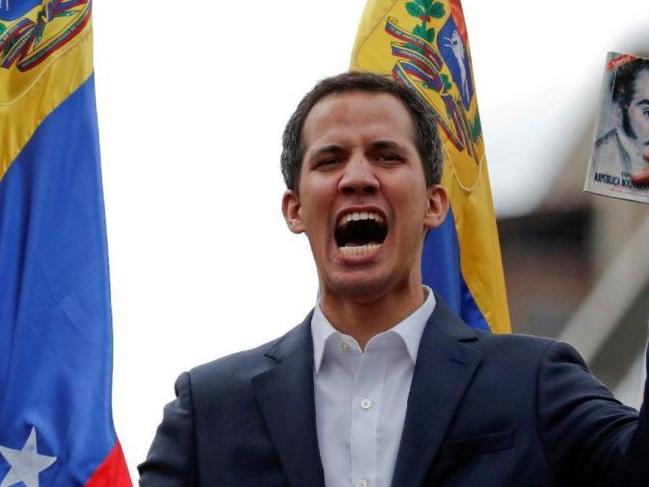 Venezuela'da muhalif lider Guaido 15 yıl kamu görevinden men edildi