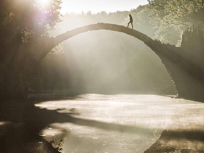 İnsan eliyle doğaya eklenen Rakotz Köprüsü