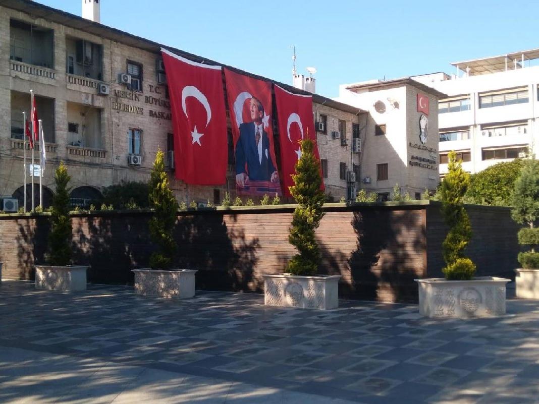 Mersin Büyükşehir Belediyesi'ne haciz şoku