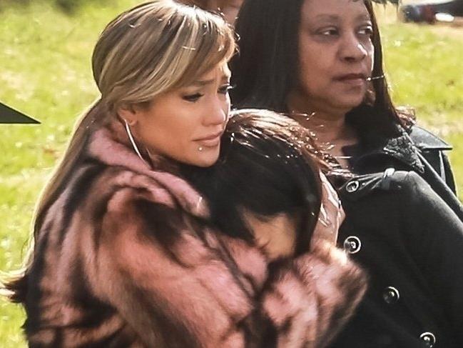 Jennifer Lopez Hustlers setinde gözyaşlarına hakim olamadı