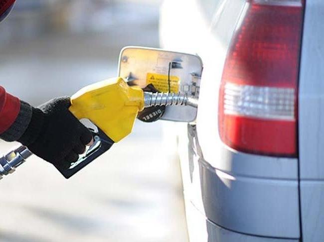 Benzin fiyatı 7 lirayı aştı vatandaş sosyal medyadan isyan etti!
