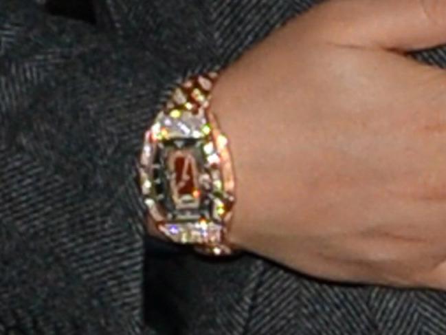 Drake 55 milyon dolarlık özel üretim saatiyle dikkat çekti
