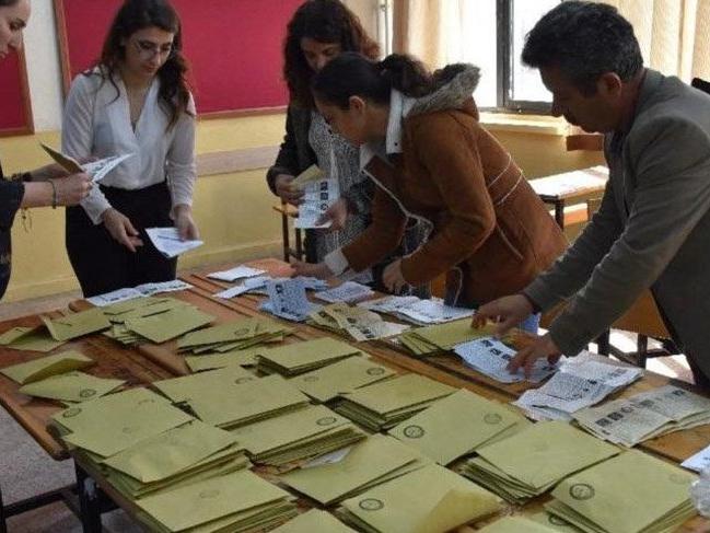 AKP'den başvuru "Seçimler iptal edilsin"