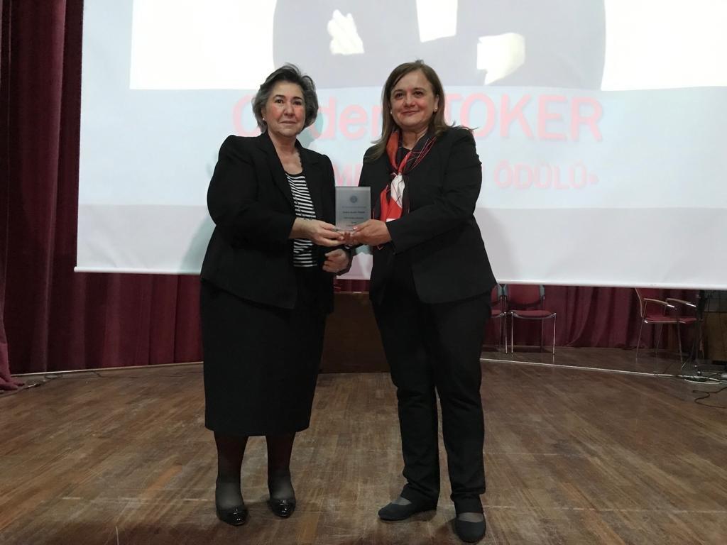 Yazarımız Çiğdem Toker’e “Önder Kadın” ödülü