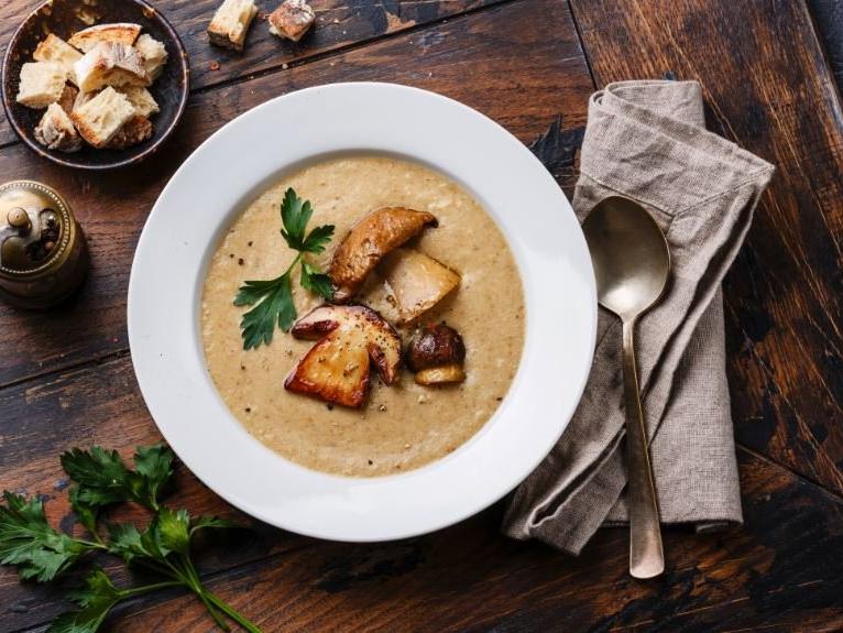 Sütlü mantar çorbası tarifi: Akşam yemeğine hafif bir başlangıç yapın! İşte sütlü mantar çorbası tarifi ve malzemeleri...